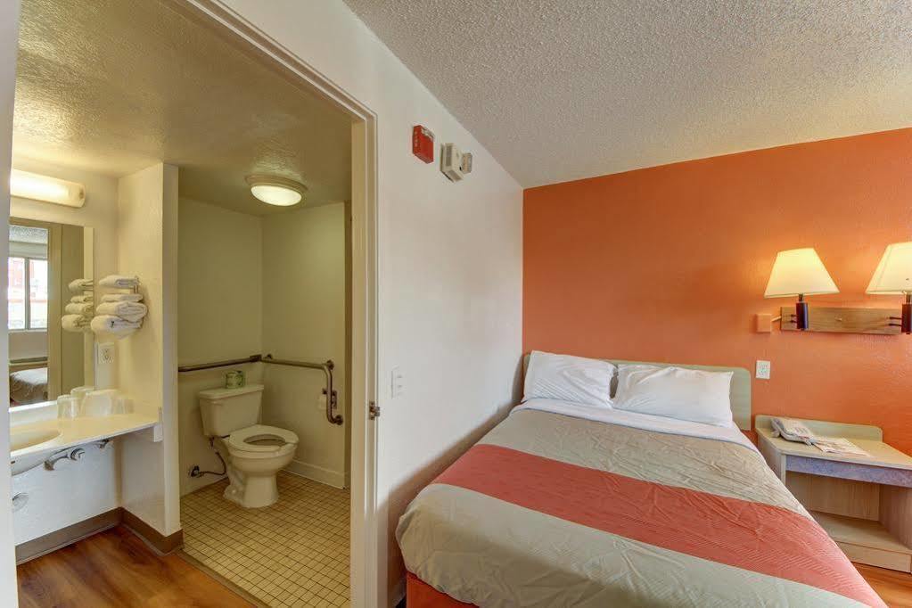 Red Roof Inn San Antonio Northeast - Rittiman Rd Extérieur photo