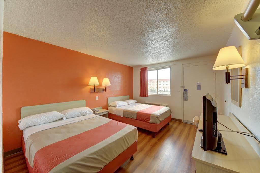 Red Roof Inn San Antonio Northeast - Rittiman Rd Extérieur photo